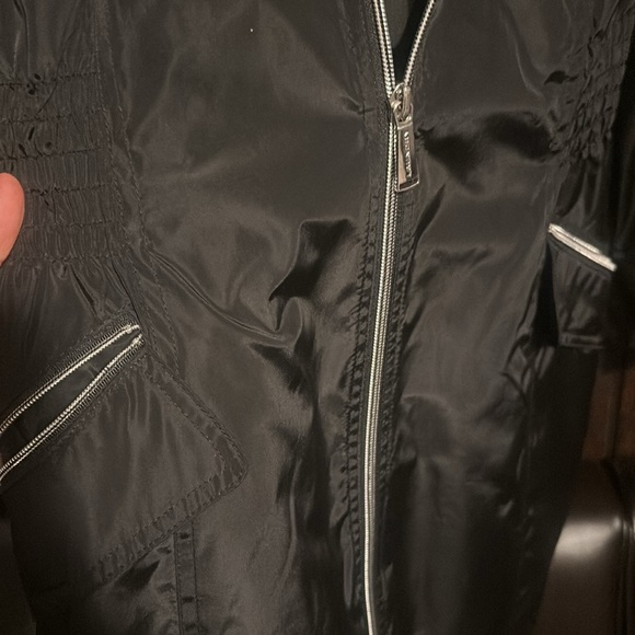 Women Rain Coat - Picture 4 of 6